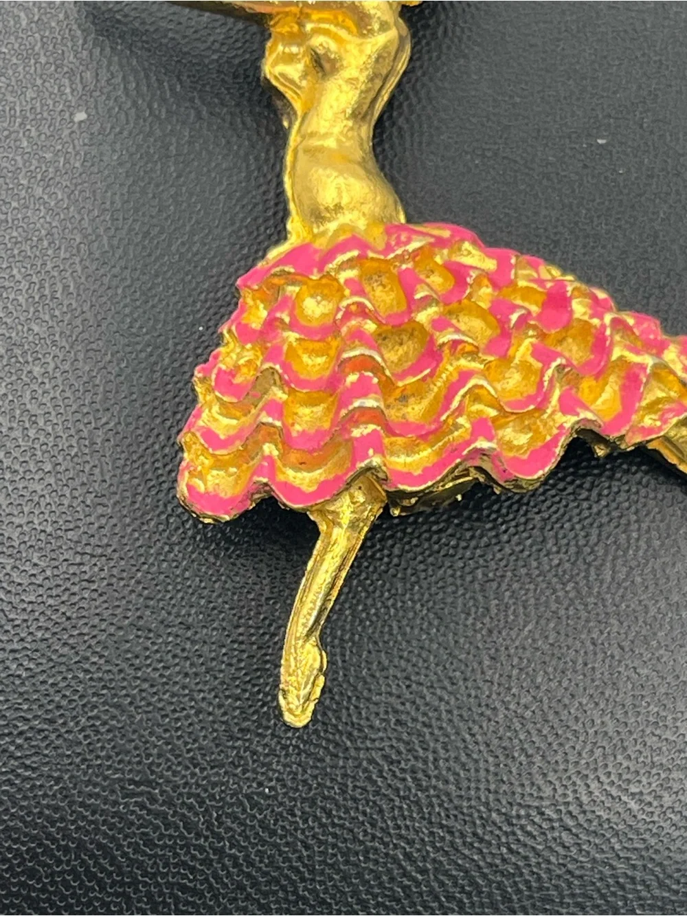 Ballerina dancer gold tone pink enamel vintage brooch pin